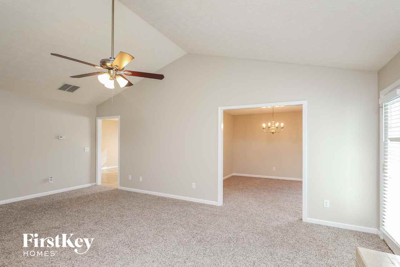 1500 Summer Lake Ter - Photo 3 of 15