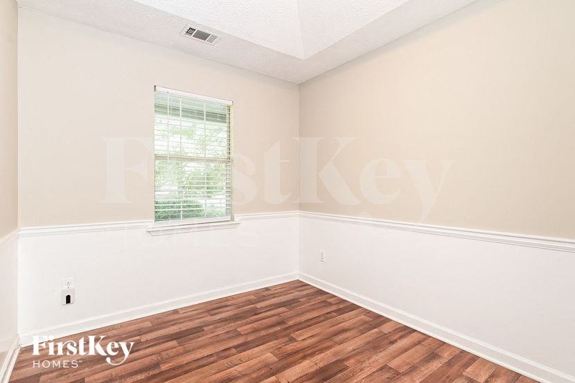 130 Dunwick Ln - Photo 4 of 15