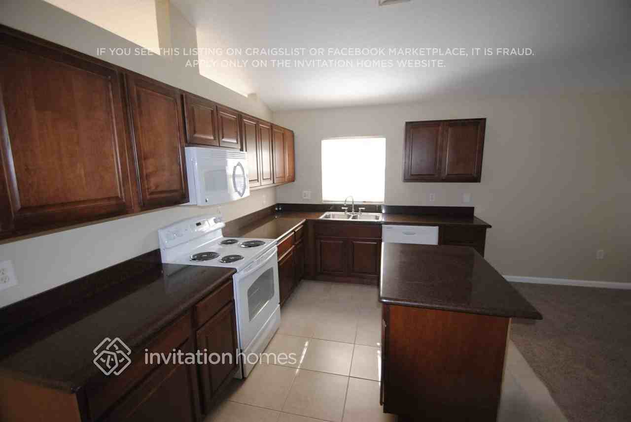 2875 Spring Heather Pl - Photo 5 of 11