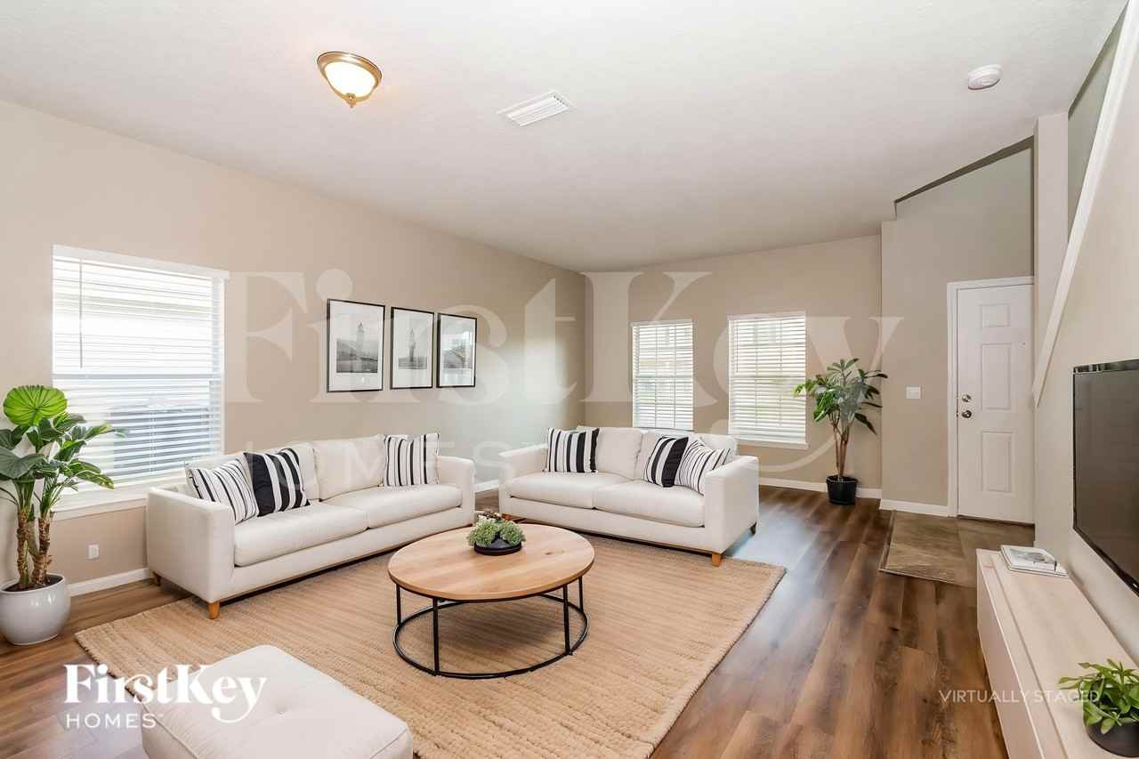 7266 Rampart Ridge Cir E - Photo 3 of 19