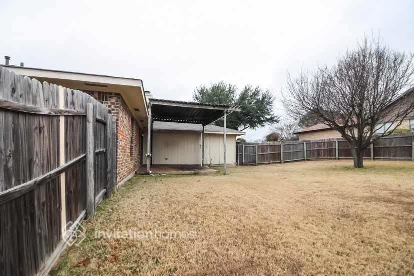 301 Overland Dr - Photo 3 of 4