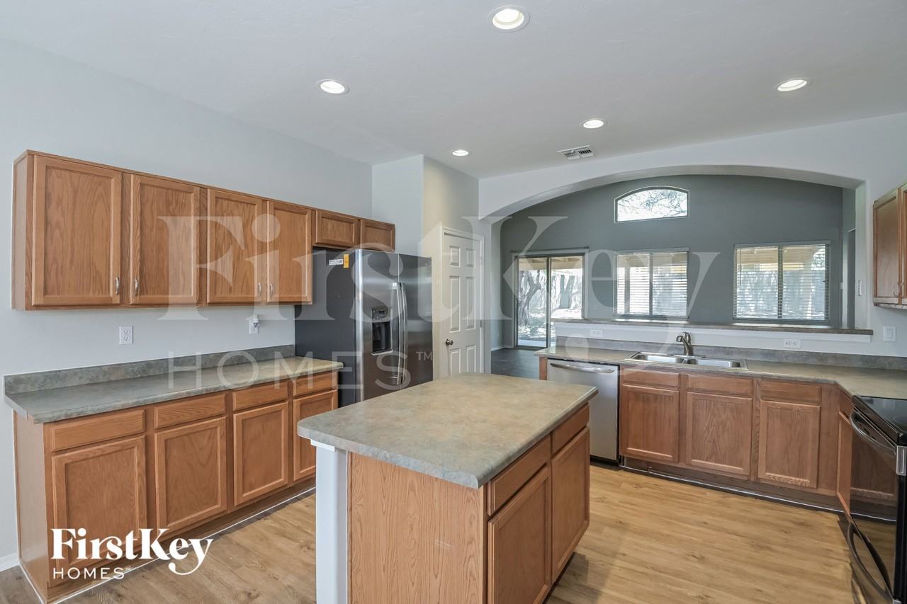 5502 W Red Rock Ridge St - Photo 6 of 15