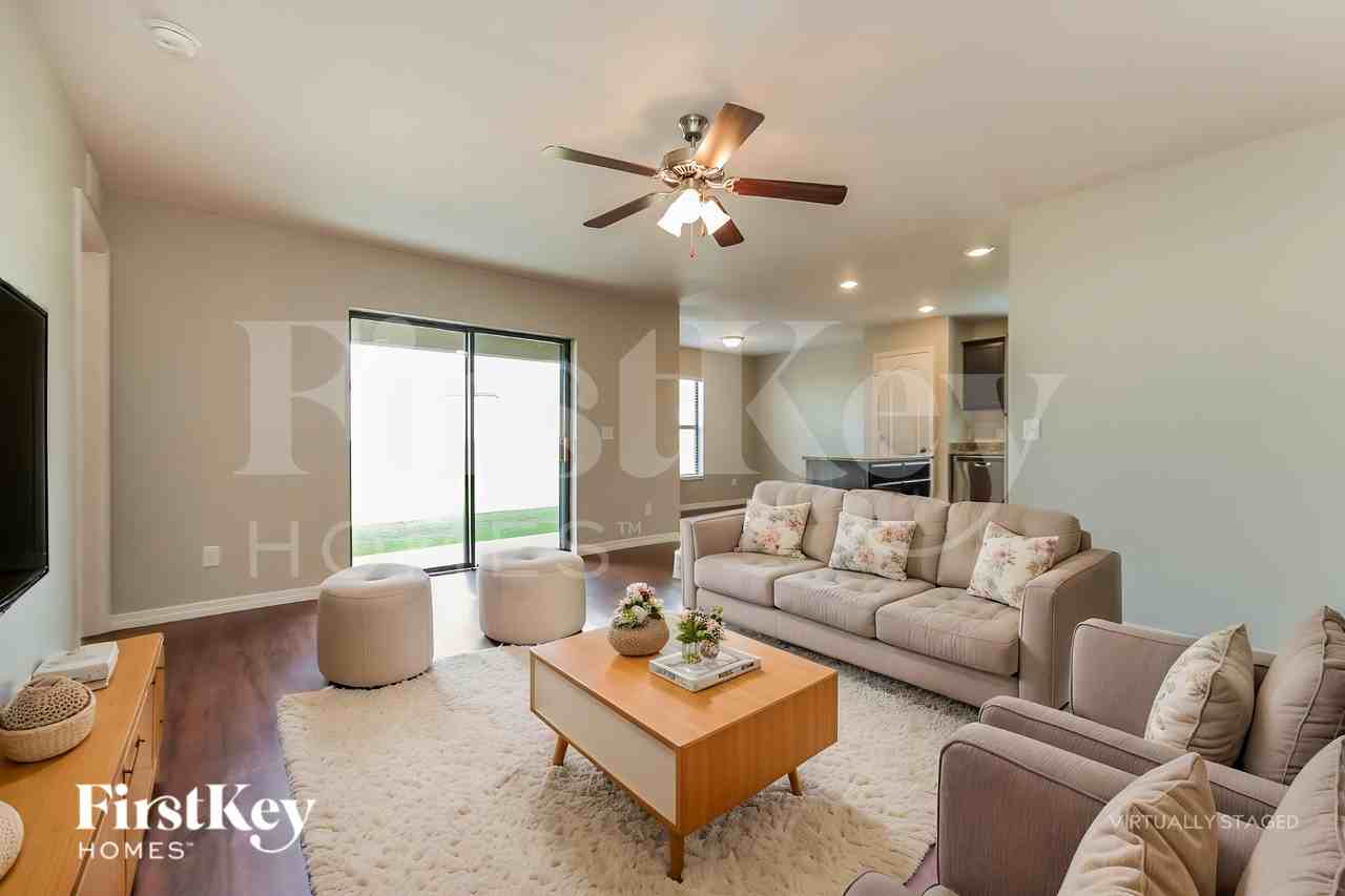 1544 Swan Lake Cir - Photo 4 of 19