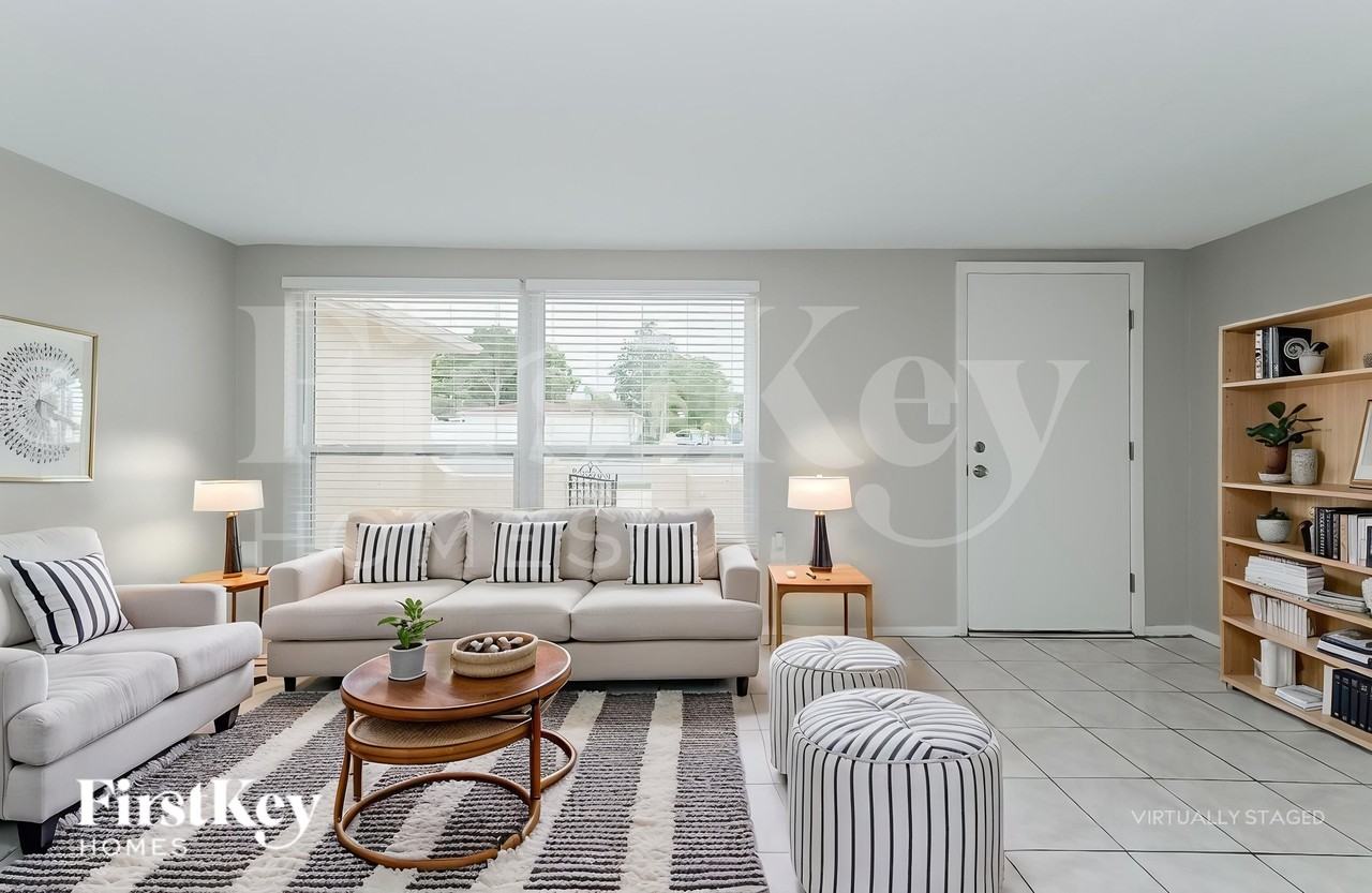 7825 Embassy Blvd - Photo 3 of 19