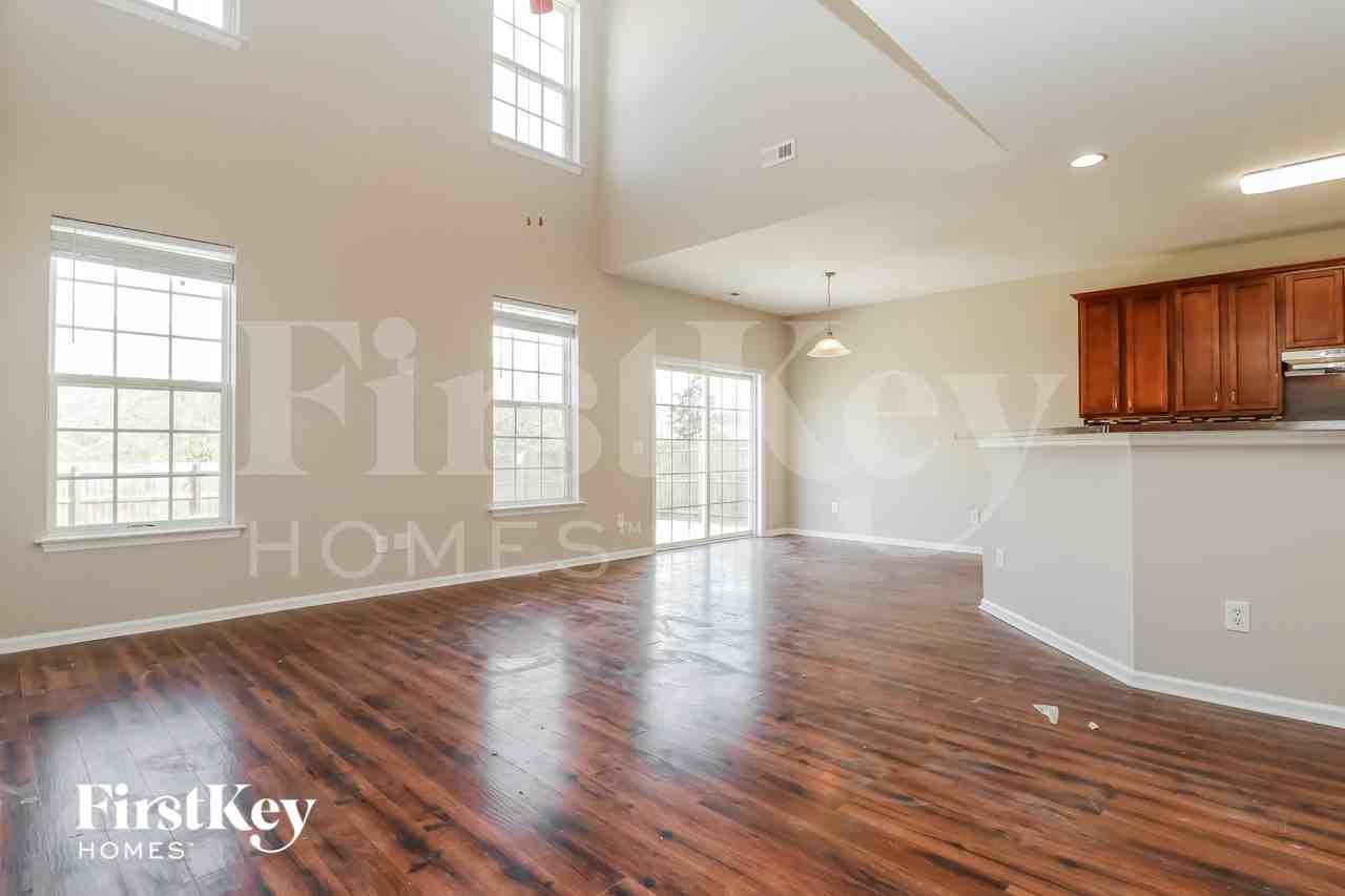 223 Silk Oak Dr - Photo 3 of 13