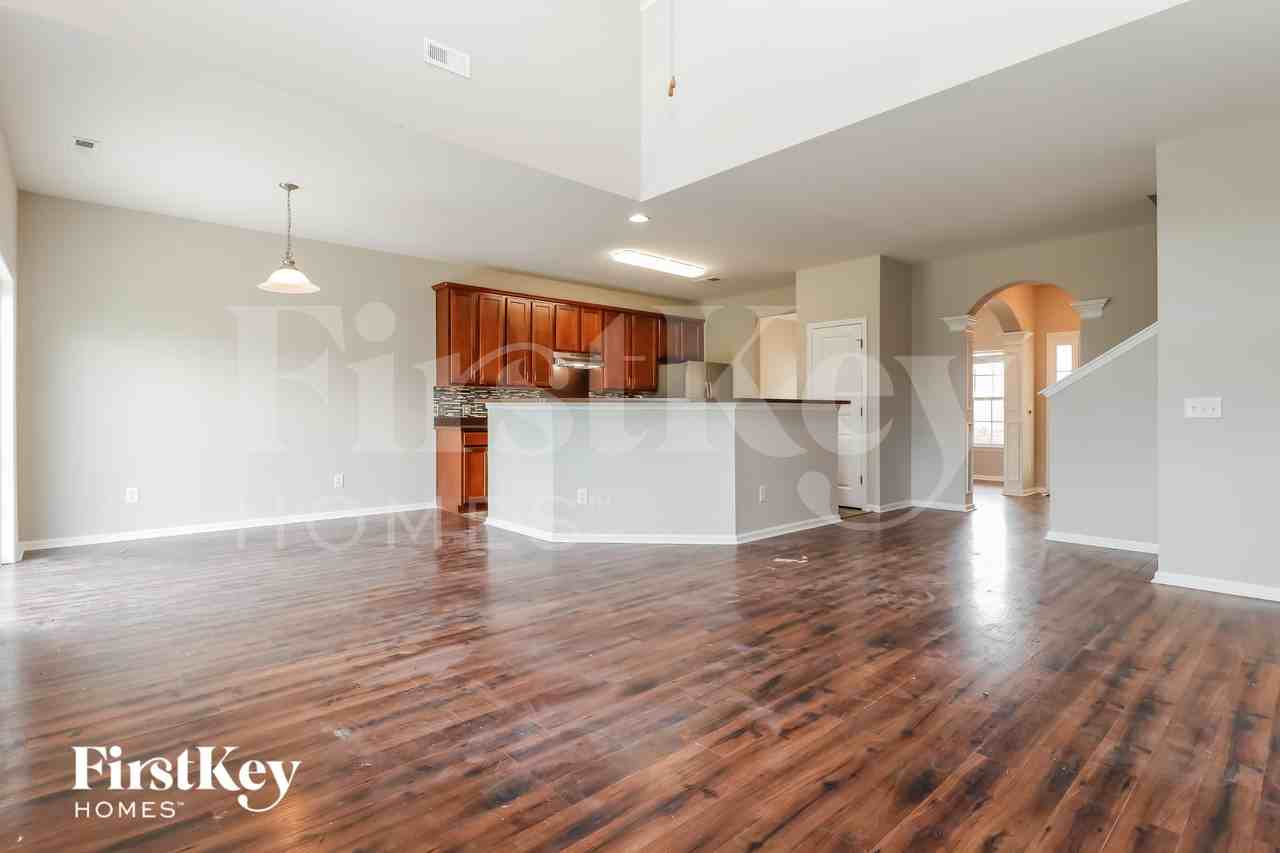 223 Silk Oak Dr - Photo 4 of 13