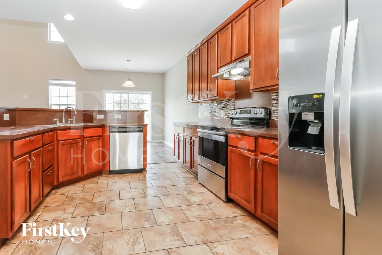 223 Silk Oak Dr - Photo 5 of 13