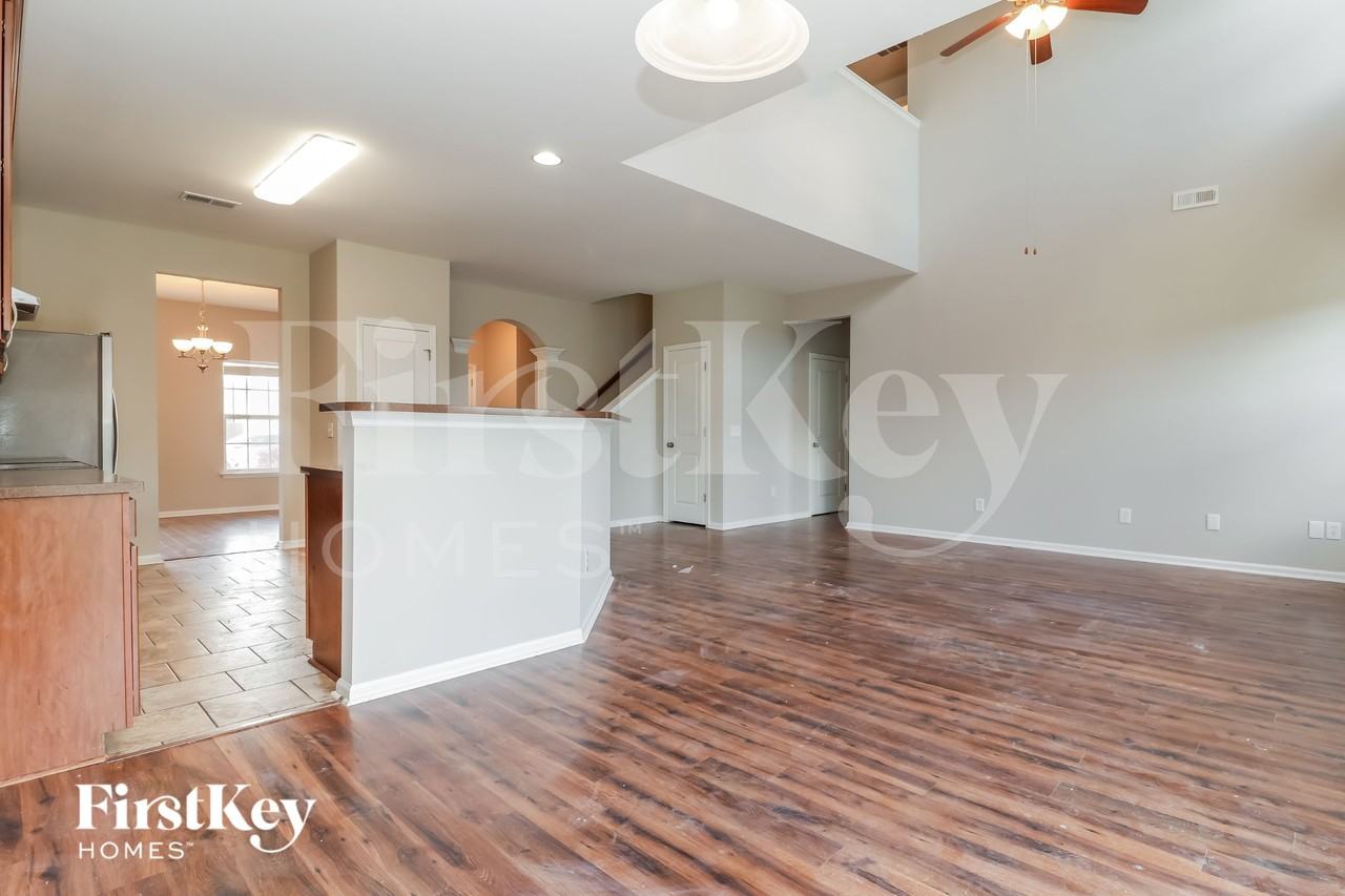 223 Silk Oak Dr - Photo 6 of 13