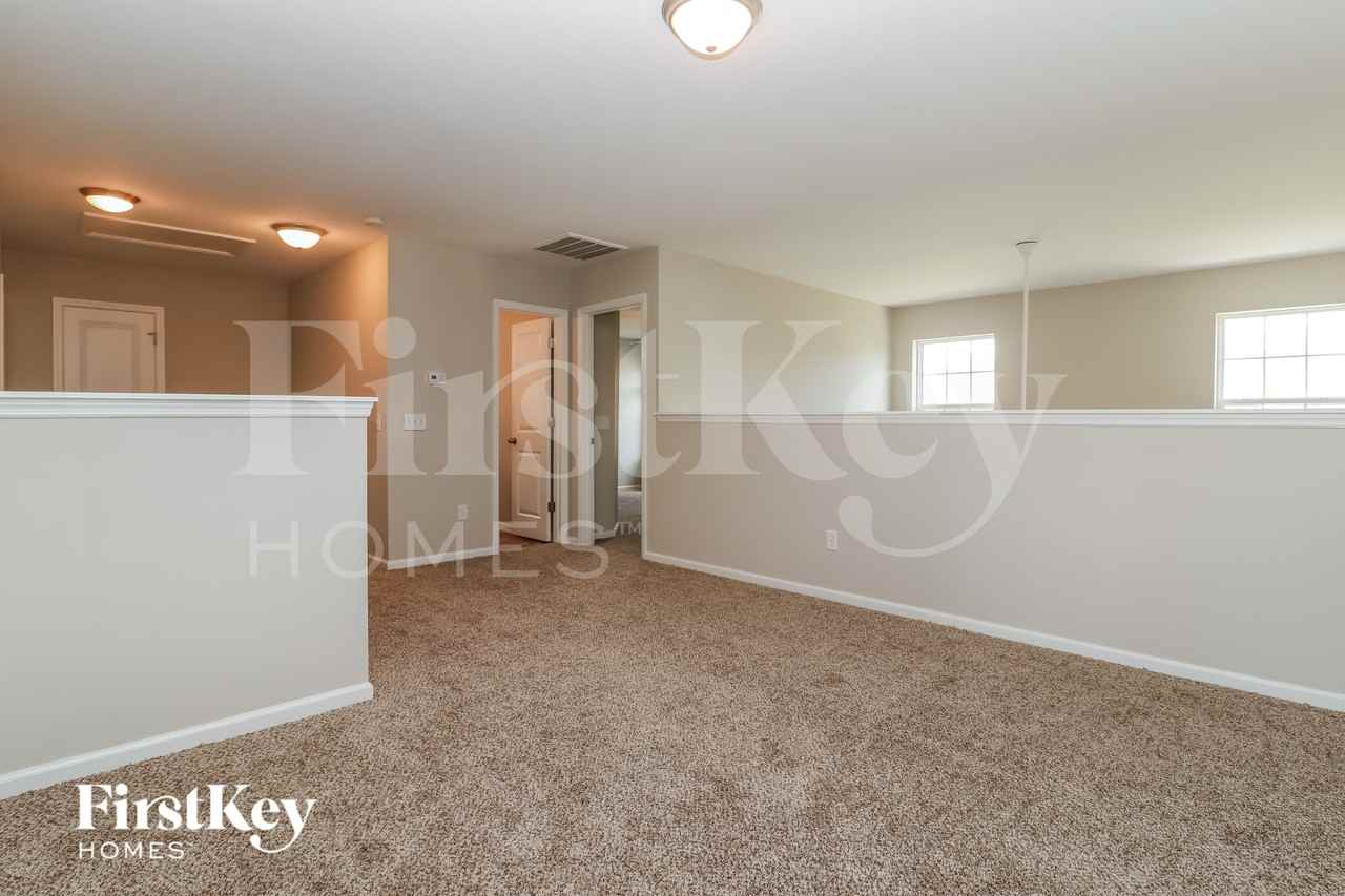 223 Silk Oak Dr - Photo 7 of 13