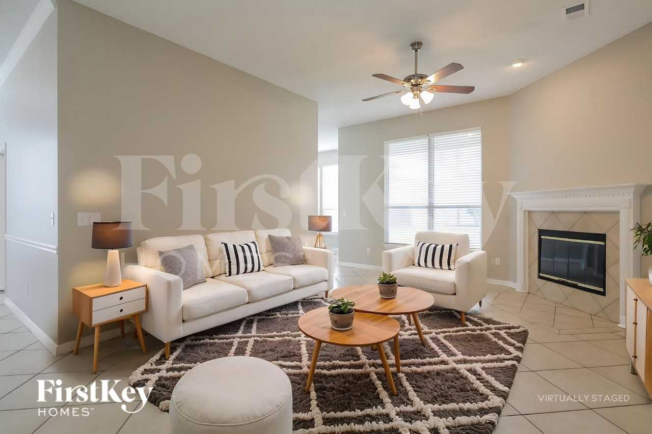 5372 Chestnut Lake Dr - Photo 5 of 19