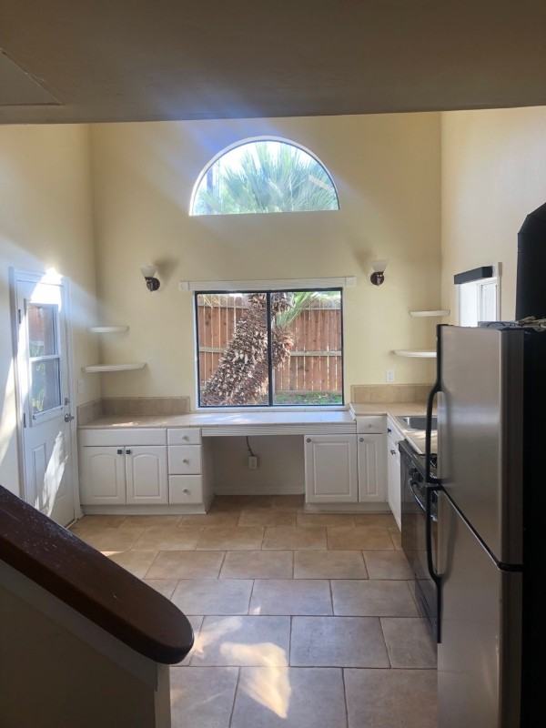 1806 Soto St #B - Photo 6 of 14
