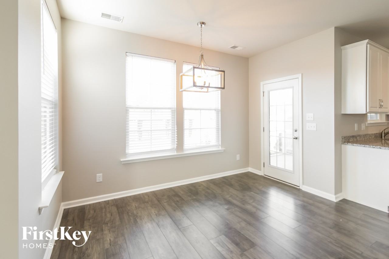 105 Sugeree Dr - Photo 5 of 15
