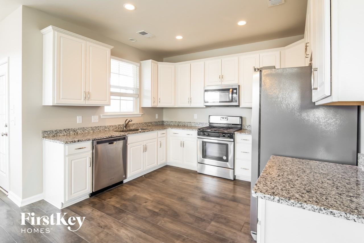 105 Sugeree Dr - Photo 7 of 15