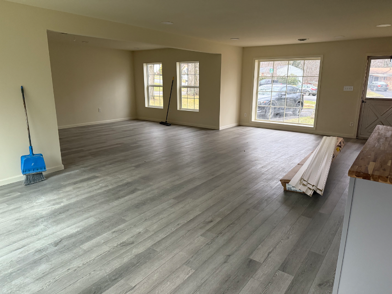 1940 N Oak Ln - Photo 2 of 16