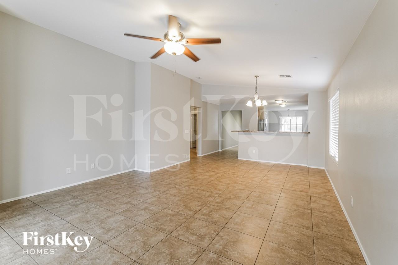 18582 W Vogel Ave - Photo 3 of 19