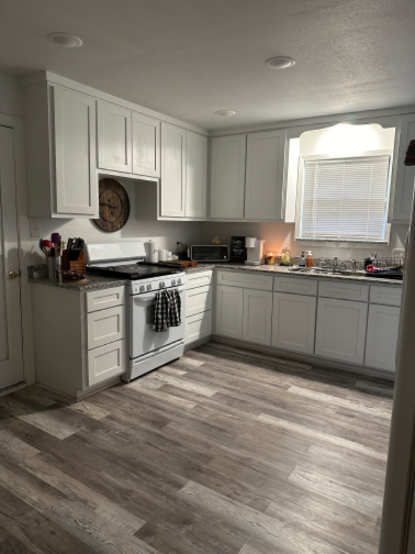 212 Rowland St - Photo 2 of 12