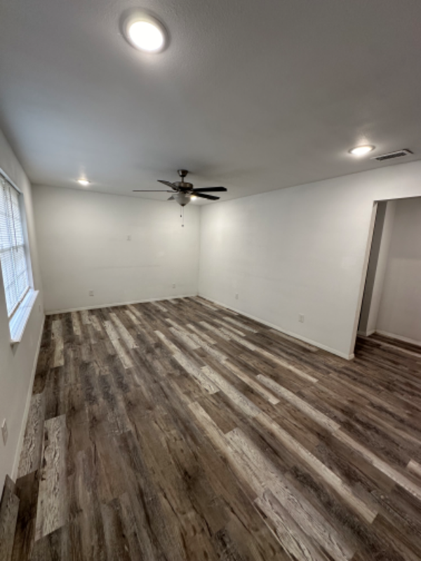 212 Rowland St - Photo 5 of 12