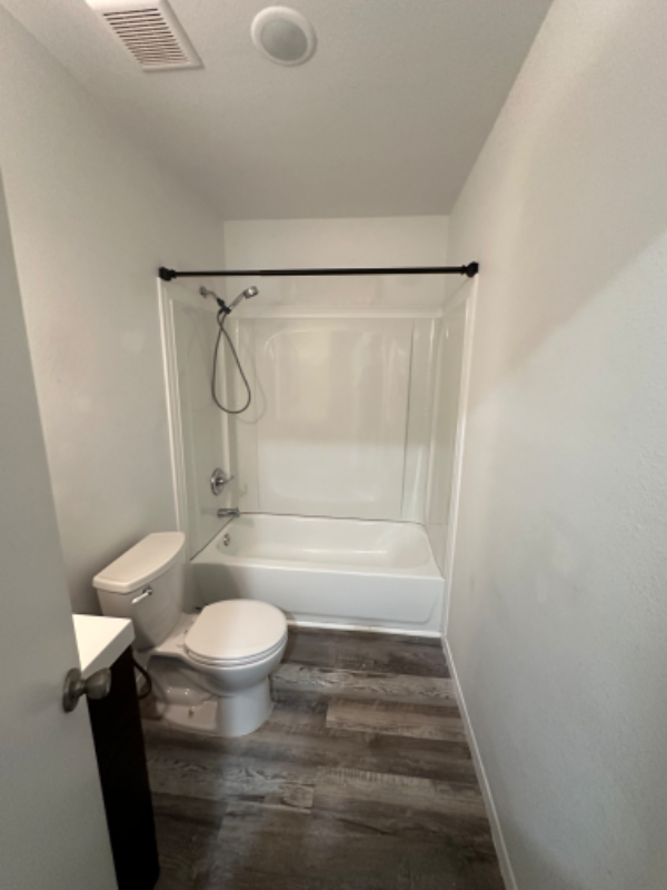 212 Rowland St - Photo 6 of 12