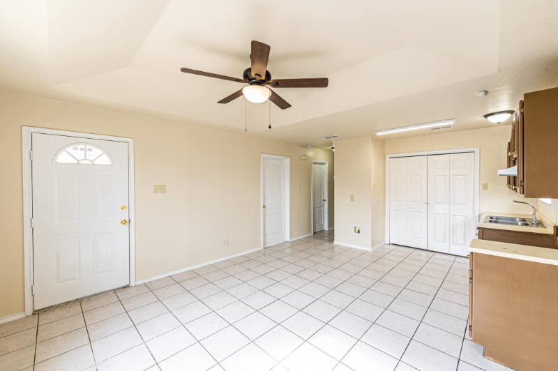 604 Gage Loop - Photo 5 of 18