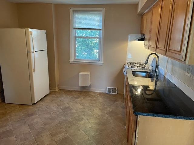 1201 Friendship St #6 - Photo 5 of 9