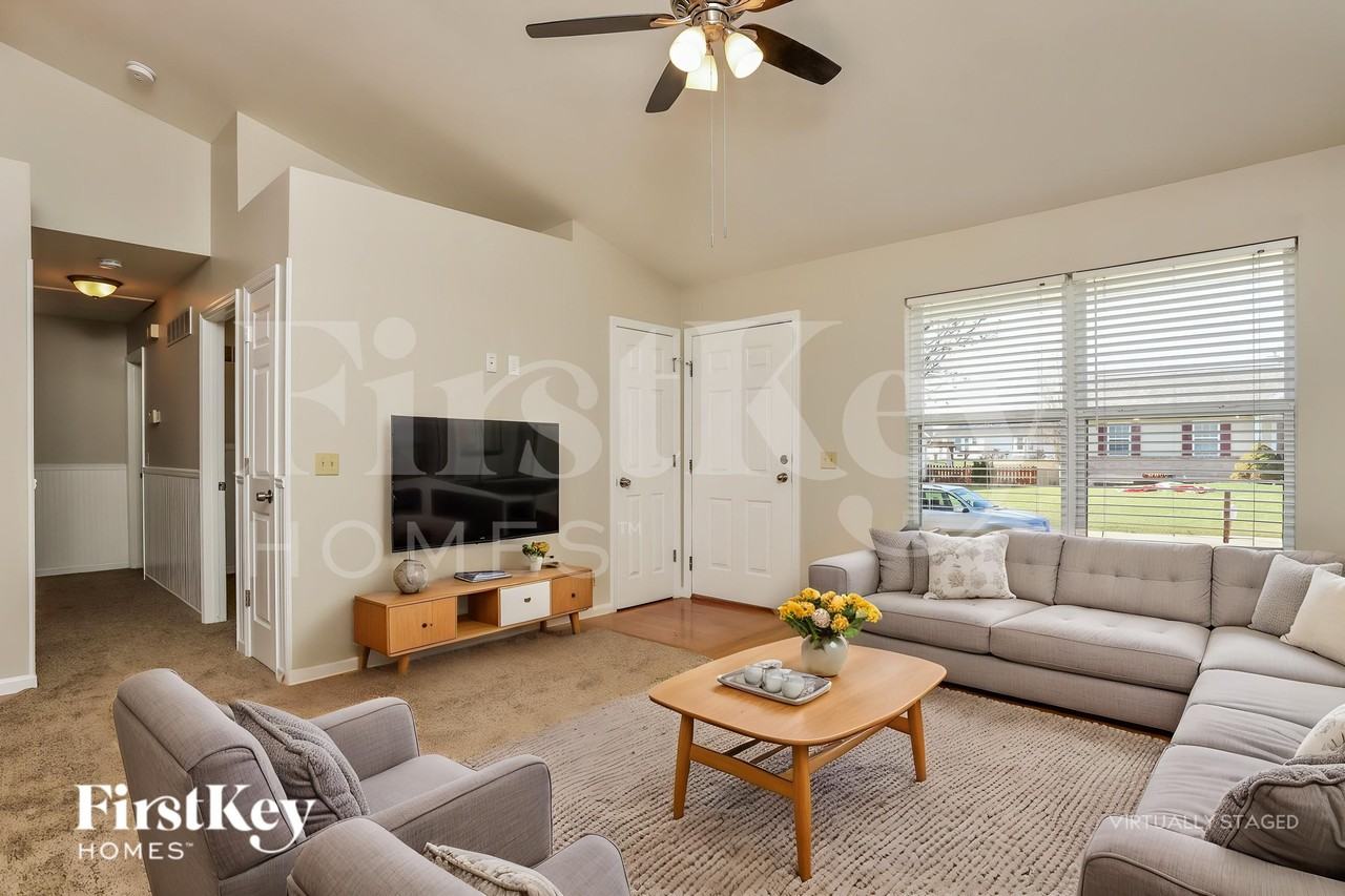 70 Fawn Oaks Dr - Photo 4 of 18