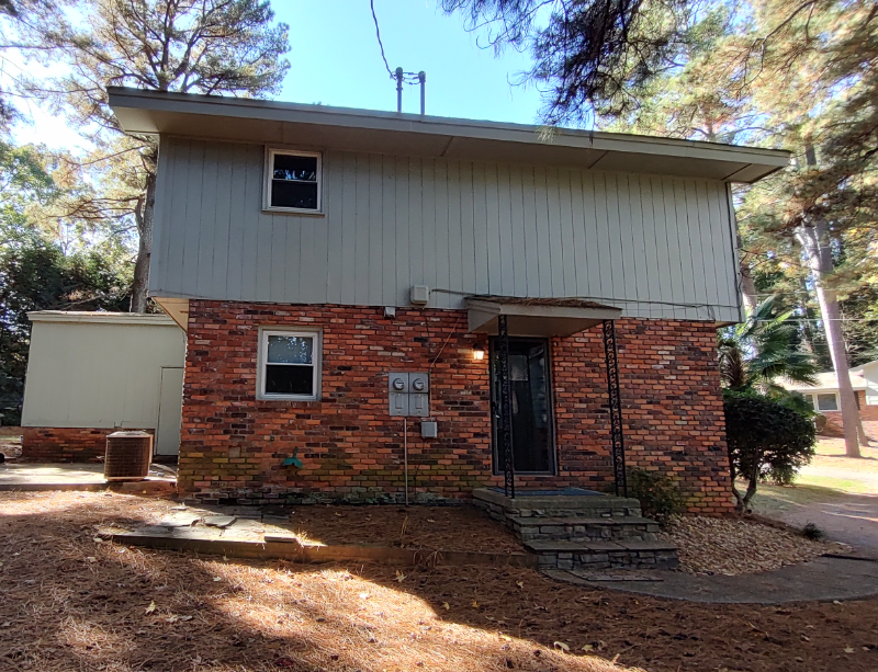 5007 Lundy Dr - Photo 2 of 9