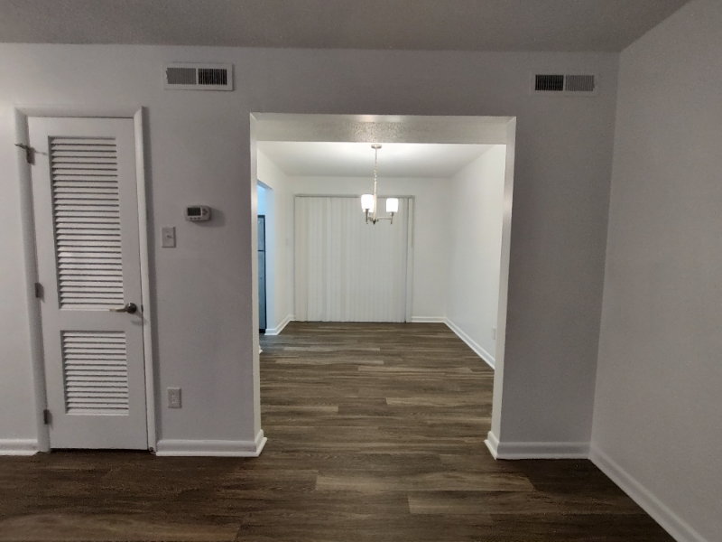 5007 Lundy Dr - Photo 4 of 9