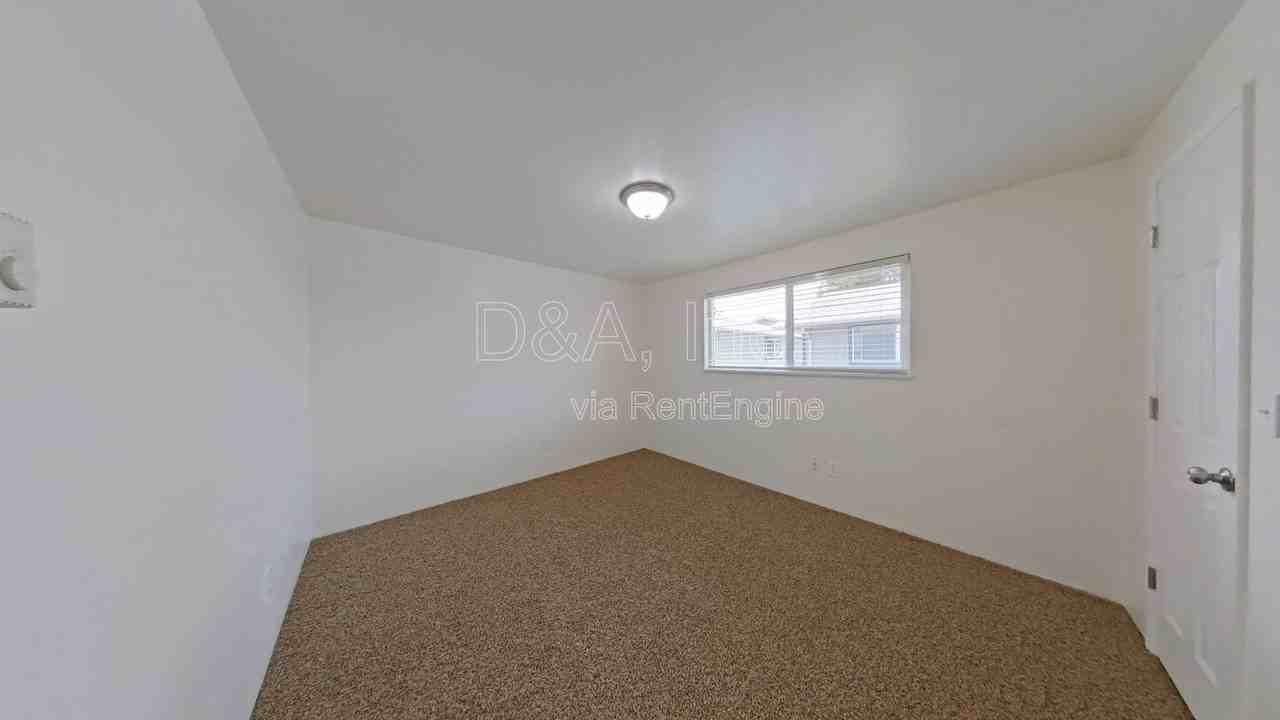140 Ne Conifer Blvd #8 - Photo 7 of 12