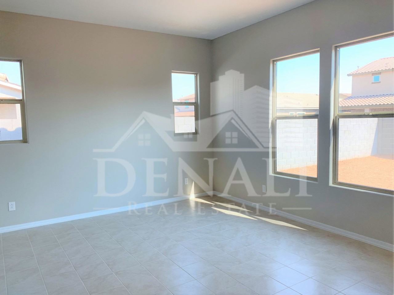 14351 W Georgia Dr - Photo 5 of 39