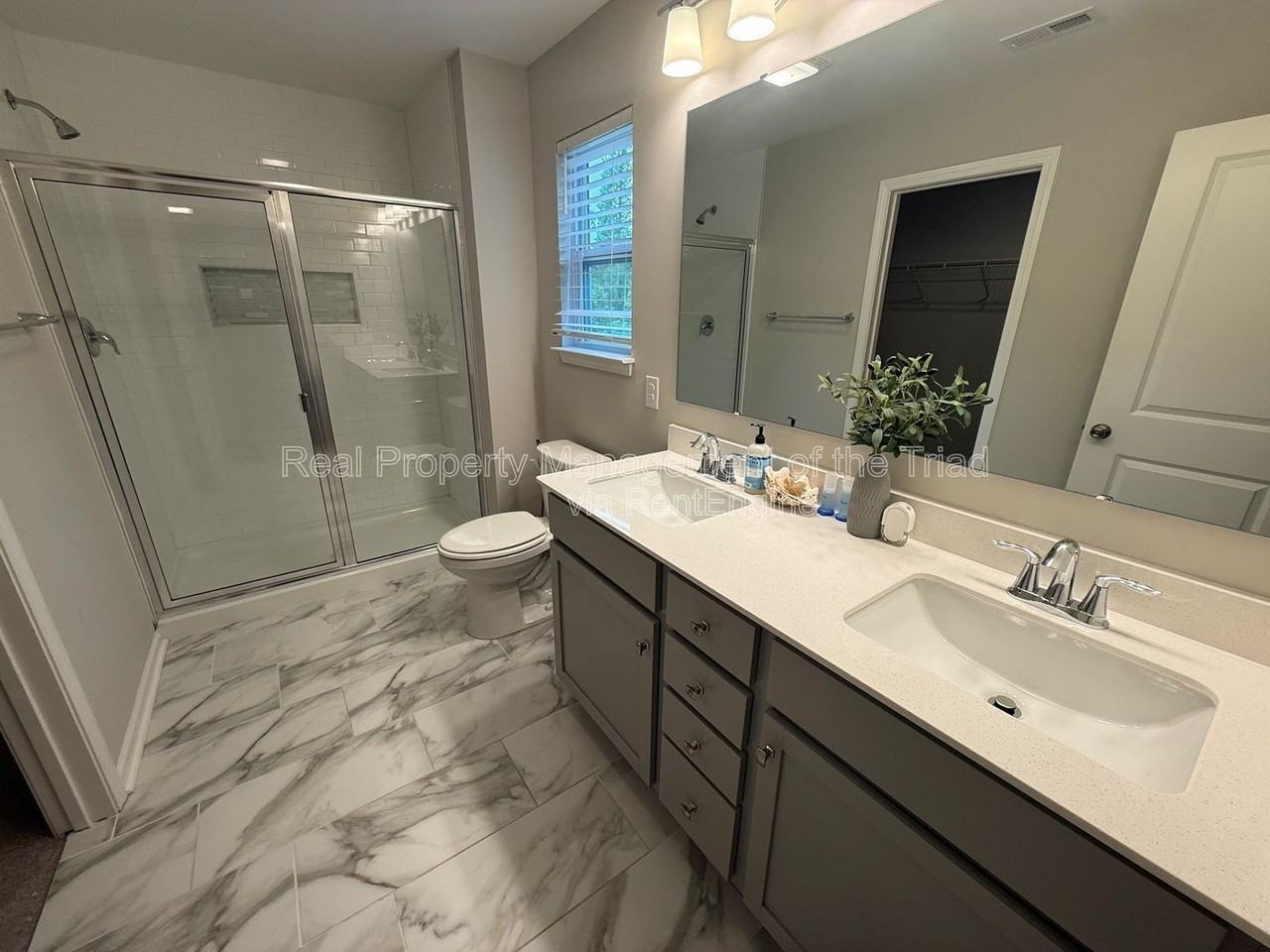 2457 Dukes Hollow Ct - Photo 4 of 19