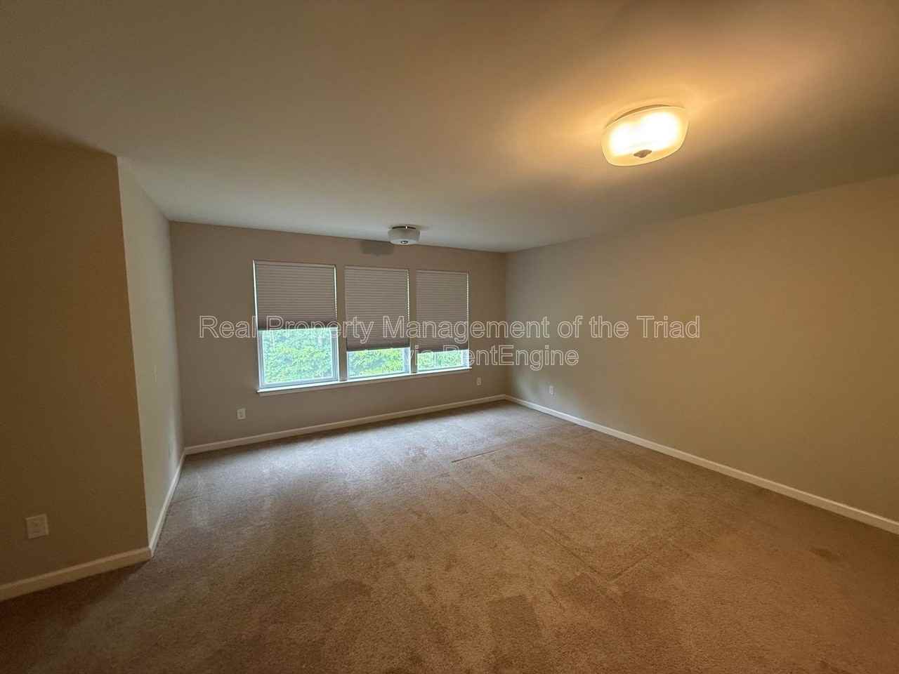 2457 Dukes Hollow Ct - Photo 5 of 19
