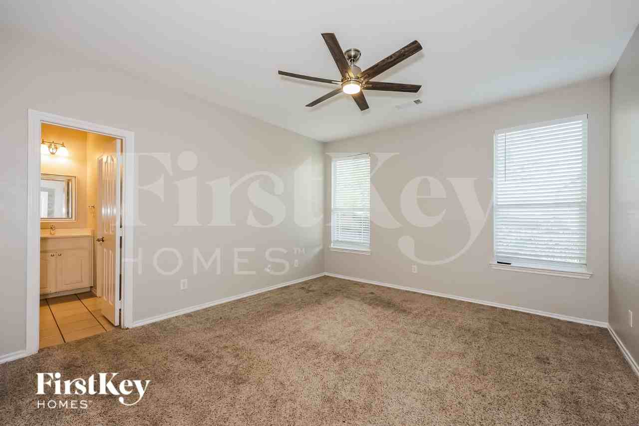 7060 Chapelridge Dr - Photo 7 of 17