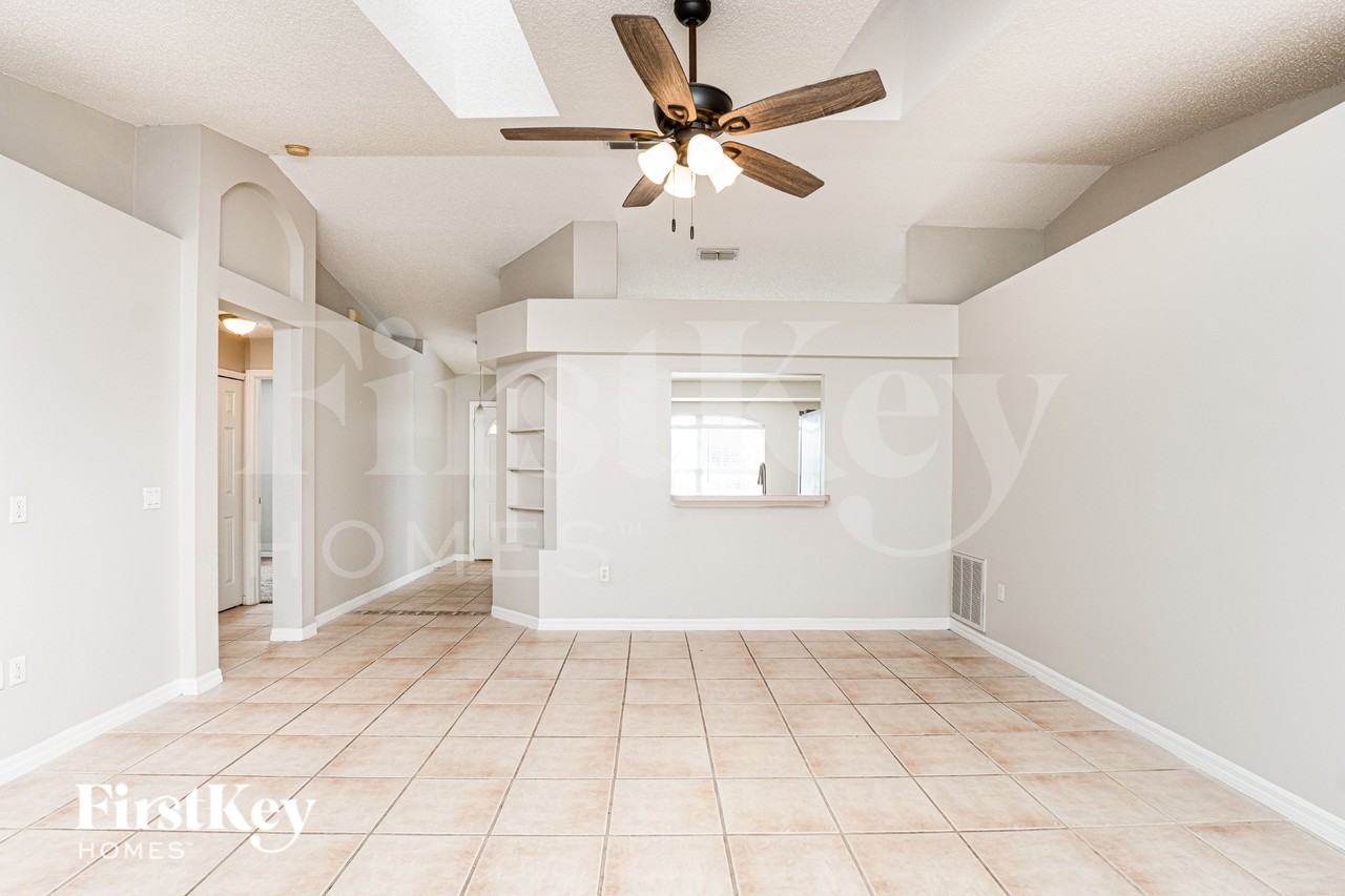 213 Autumn Ridge Rd - Photo 3 of 19
