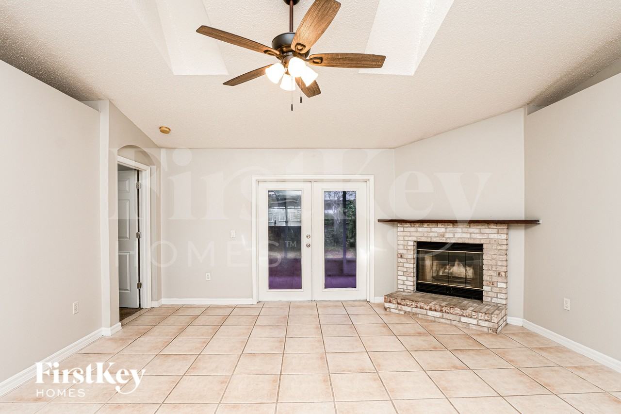213 Autumn Ridge Rd - Photo 4 of 19