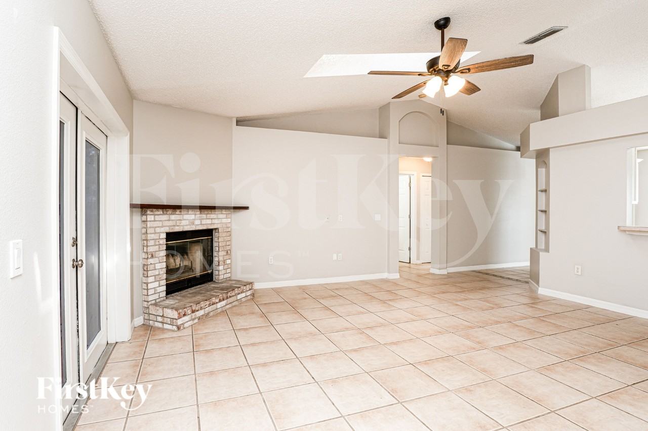 213 Autumn Ridge Rd - Photo 6 of 19
