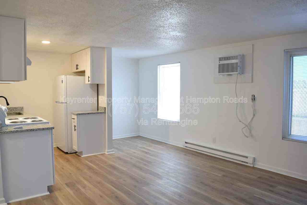 6249 Alexander St #E - Photo 4 of 16