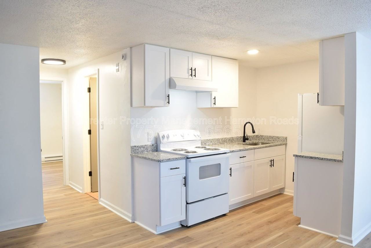 6249 Alexander St #E - Photo 5 of 16