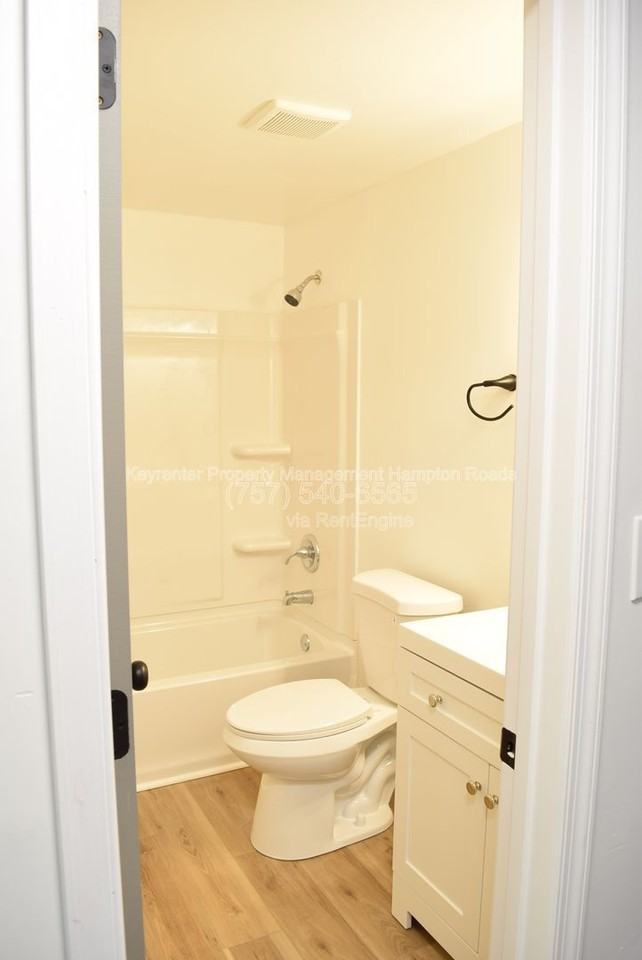6249 Alexander St #E - Photo 7 of 16