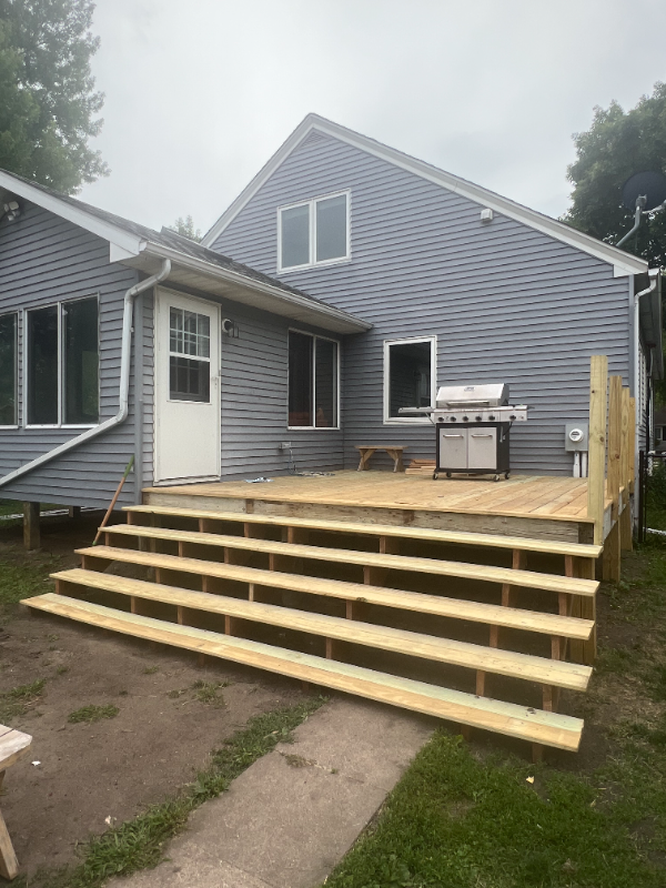 412 W Main St - Photo 4 of 18