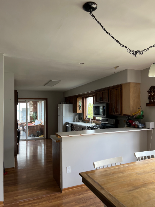 412 W Main St - Photo 6 of 18