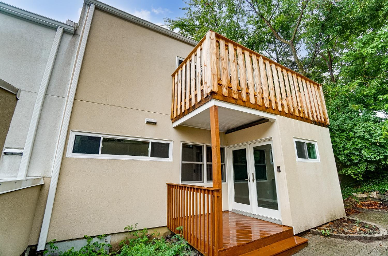 114 E Corry St - Photo 3 of 38