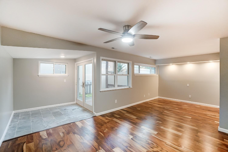 114 E Corry St - Photo 5 of 38