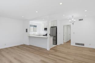 337 S Rexford Dr #8 - Photo 1 of 1