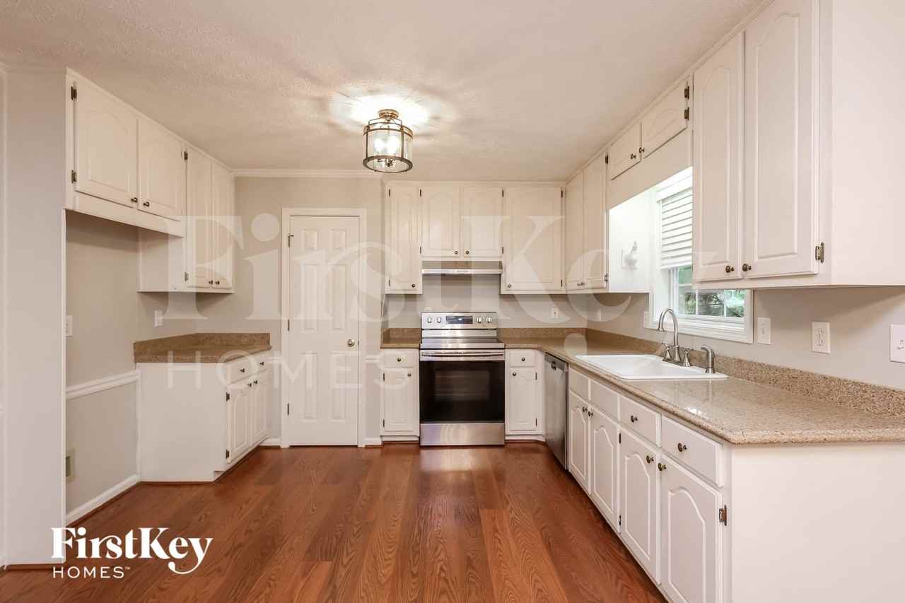 4060 Mark Todd Ct - Photo 5 of 15
