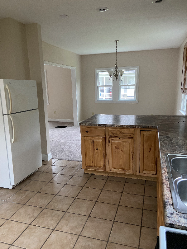 314 Thompson St - Photo 4 of 6
