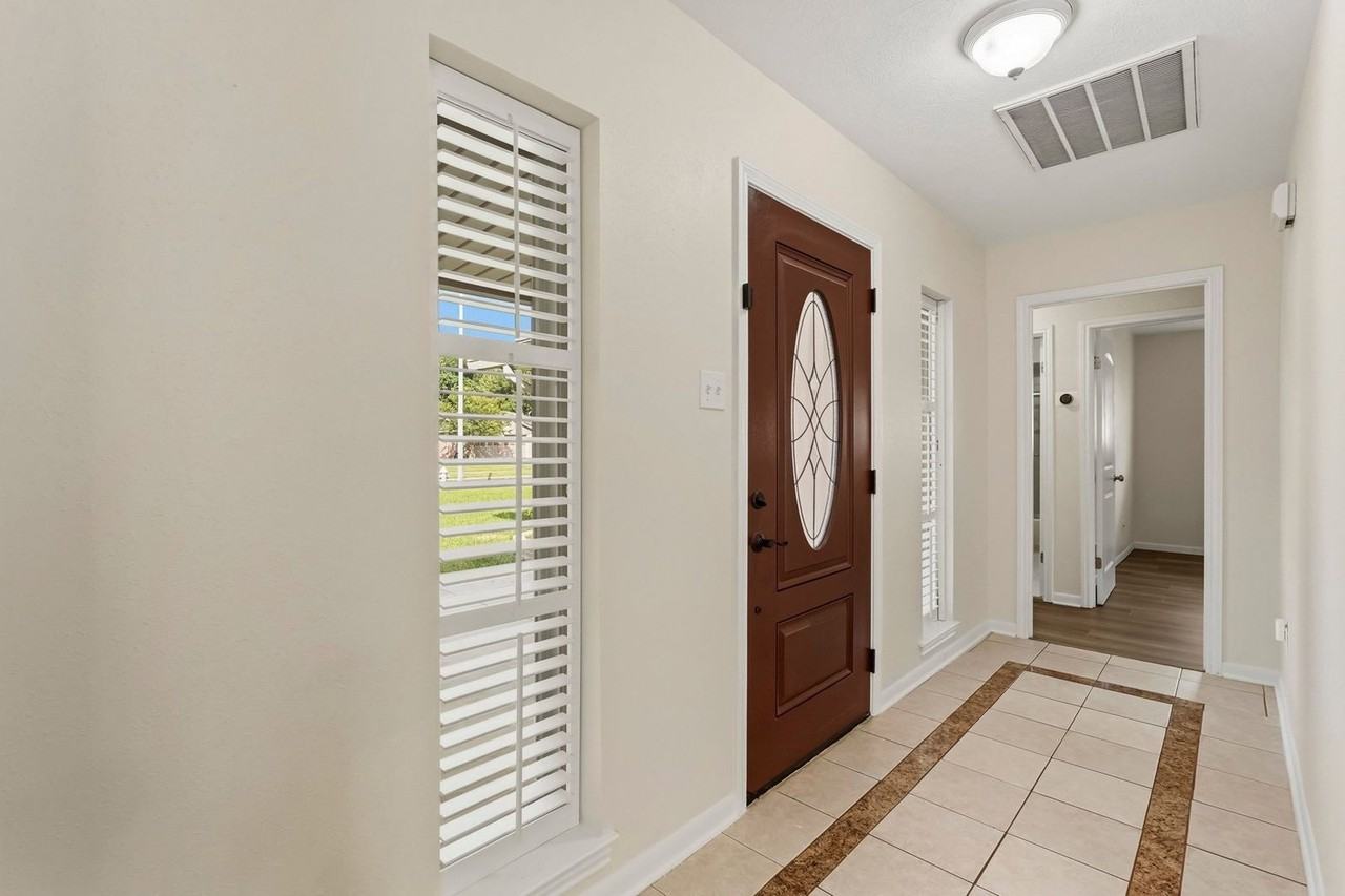 1911 Michele Dr - Photo 4 of 25