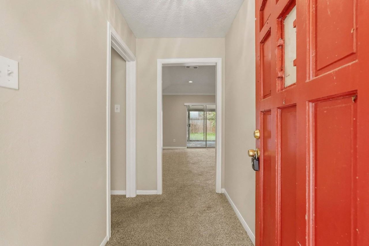 810 Sunnybrook Ln - Photo 5 of 27