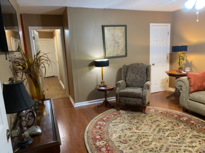 150 Magnolia Ave - Photo 2 of 7