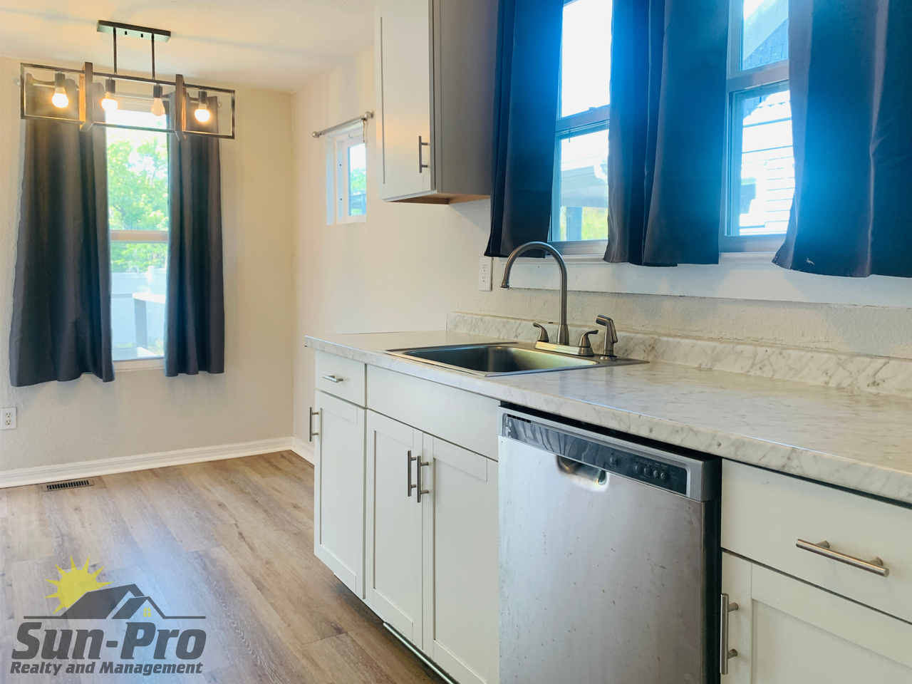 212 Mullally St - Photo 3 of 23