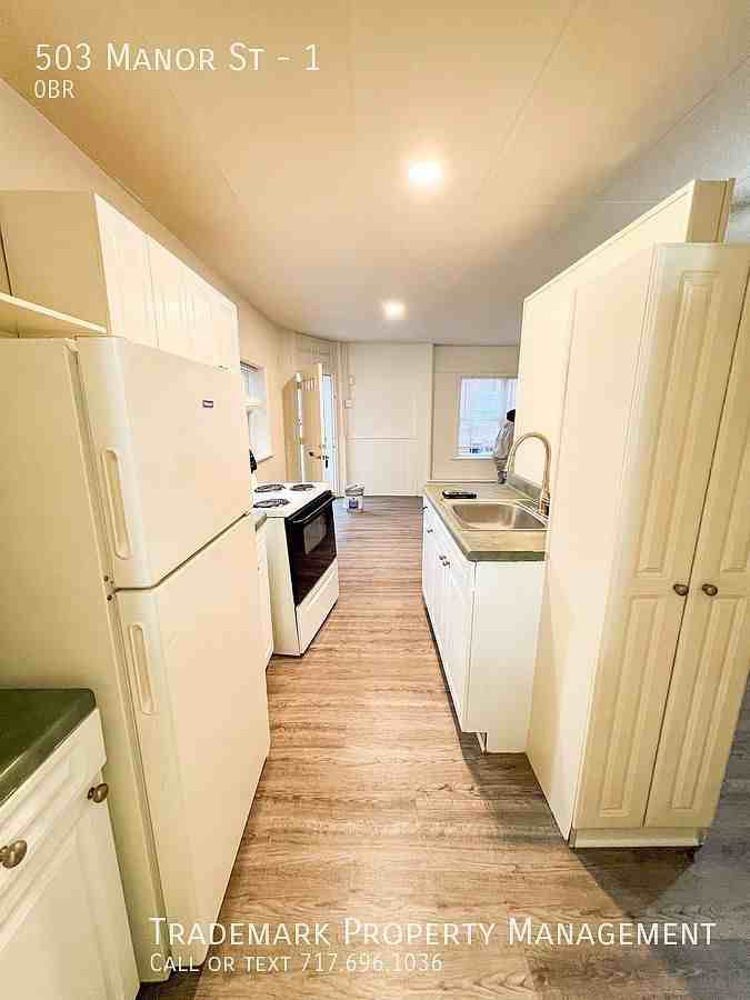 503 Manor St #1 - Photo 3 of 5